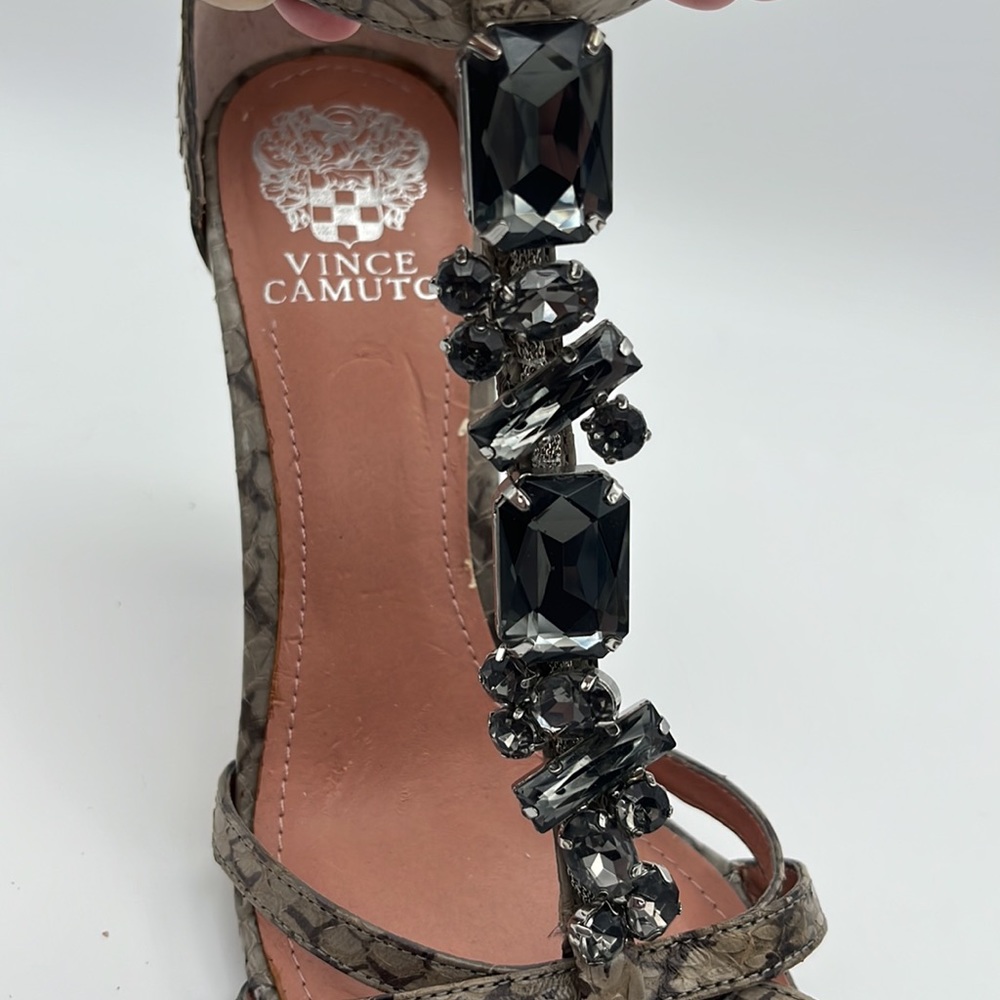 Gorgeous Vince Camuto Heels - Size 9.5 - Picture 6 of 6